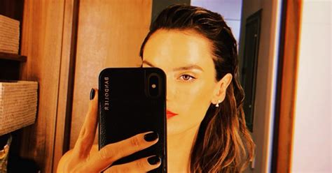 Celebrity Nearly Nude Mirror Selfies: The Best Body